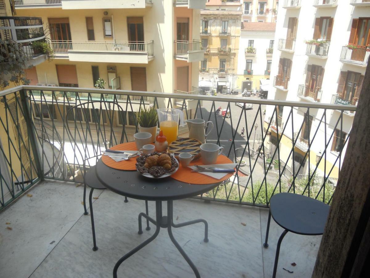 Appartamento Velia Salerno Exterior foto